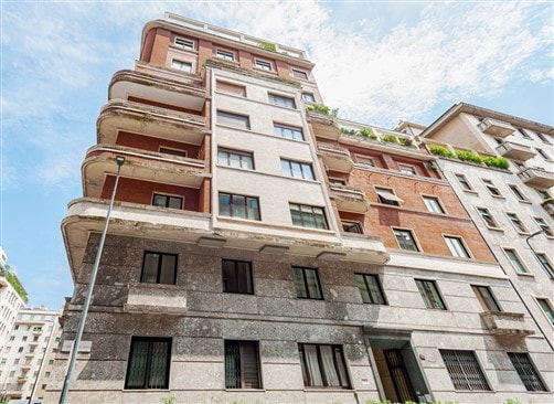 Via Finocchiaro Aprile 14